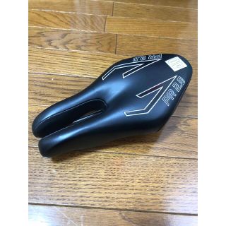 ism サドル  PR2.0(パーツ)