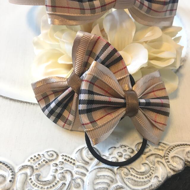 🌸カチューシャ ☆ タータンチェックベージュ ベビーヘアゴム2個付き