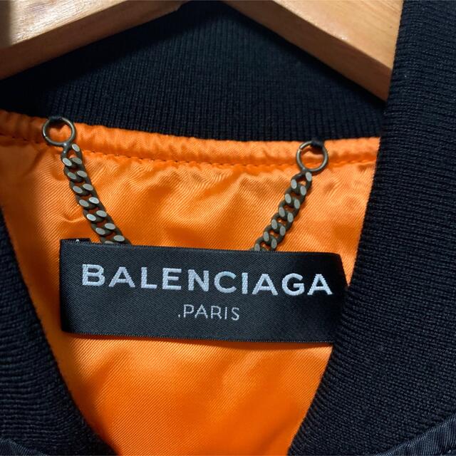 Balenciaga(バレンシアガ)の正規品証明書付き　BALENCIAGA ショート丈　MA-1 ジャケット メンズのジャケット/アウター(ブルゾン)の商品写真