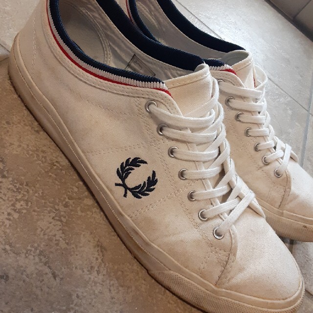 FRED PERRY(フレッドペリー)のFRED PERRY　白　スニーカー メンズの靴/シューズ(スニーカー)の商品写真