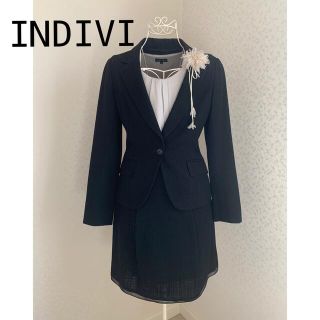 インディヴィ(INDIVI)のIＮDIVI スーツ　ブラウス　コサージュ(スーツ)