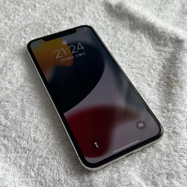 Apple(アップル)のiPhone X  シルバー 256GB SIMフリー スマホ/家電/カメラのスマートフォン/携帯電話(スマートフォン本体)の商品写真