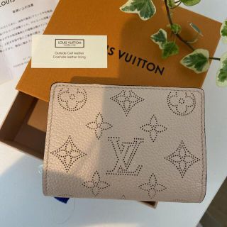 ルイヴィトン(LOUIS VUITTON)のご専用☆ルイヴィトン　ポルトフォイユ　クレア　マヒナ　2つ折り財布　コキーユ(財布)