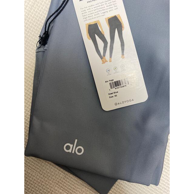 lululemon(ルルレモン)のタグ付新品♡alo yoga♡ hight-waist air lift レディースのレッグウェア(レギンス/スパッツ)の商品写真