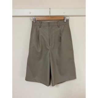 ダブルクローゼット(w closet)の[w closet] エコレザーハーフパンツ(ハーフパンツ)