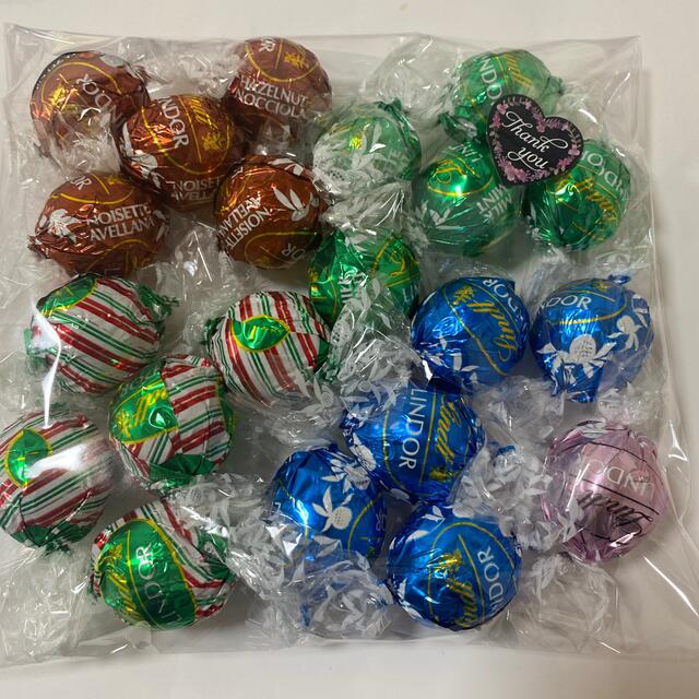 Lindt(リンツ)のご専用　リンツ　リンドール 食品/飲料/酒の食品(菓子/デザート)の商品写真