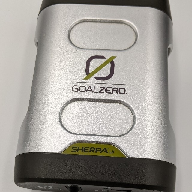 GOAL ZERO(ゴールゼロ)のgoalzero nomad27 ソーラーチャージャー　sherpa ui スマホ/家電/カメラのスマートフォン/携帯電話(バッテリー/充電器)の商品写真