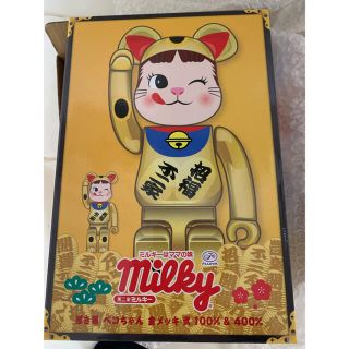 メディコムトイ(MEDICOM TOY)のベアブリック  ペコちゃん　招き猫　弍　金メッキ(その他)