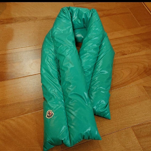 MONCLER(モンクレール)の<美品>モンクレールダウンマフラーブルーグリーン レディースのファッション小物(マフラー/ショール)の商品写真