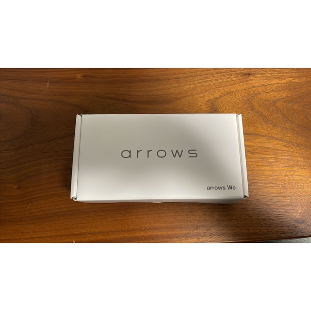 富士通(フジツウ)の【新品未開封】arrows we ローズゴールド スマホ/家電/カメラのスマートフォン/携帯電話(スマートフォン本体)の商品写真