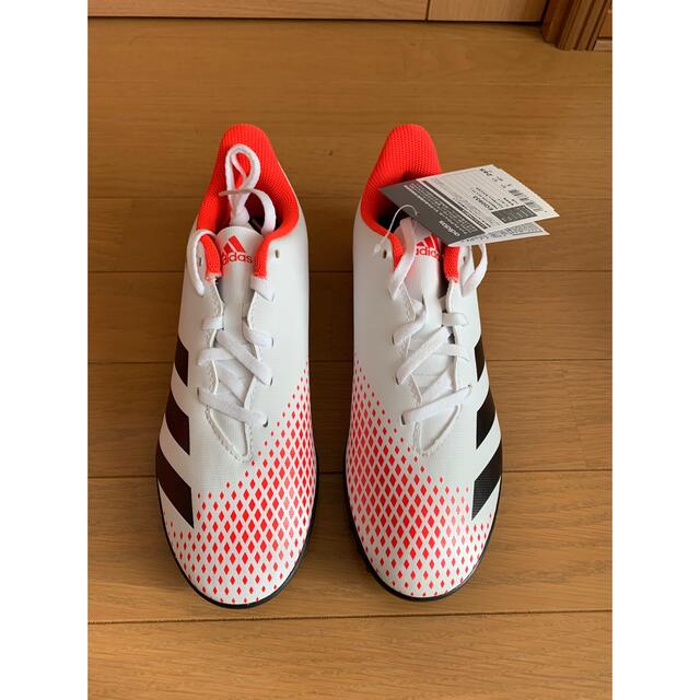 adidas(アディダス)のアディダス トレシュー ジュニア プレデター 20.4 新品 スポーツ/アウトドアのサッカー/フットサル(シューズ)の商品写真