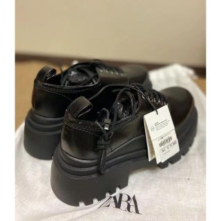 ザラ(ZARA)のZARA フラットトラックソールシューズ 厚底ローファー(ローファー/革靴)