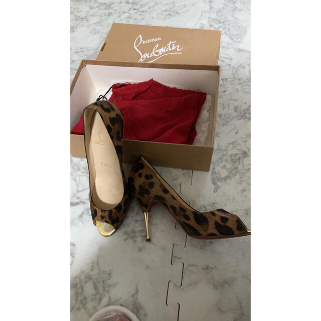 Christian Louboutin(クリスチャンルブタン)のクリスチャンルブタン豹柄パンプス レディースの靴/シューズ(ハイヒール/パンプス)の商品写真