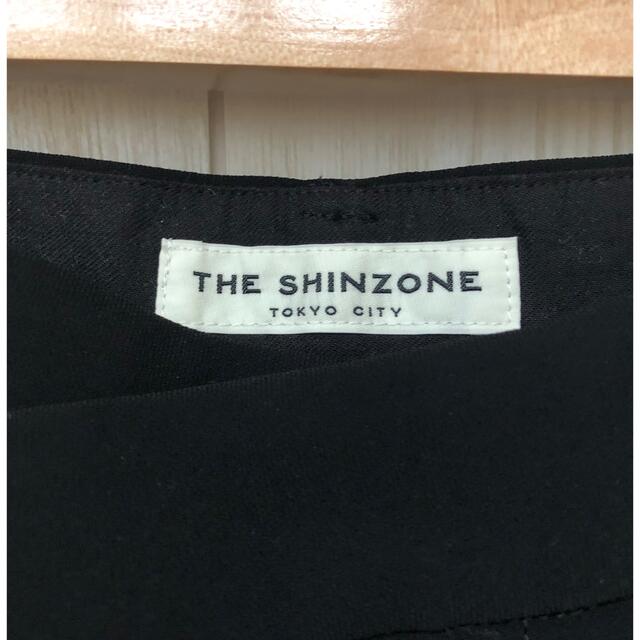 Shinzone(シンゾーン)のシンゾーン　スラックスパンツ　ブラック レディースのパンツ(クロップドパンツ)の商品写真