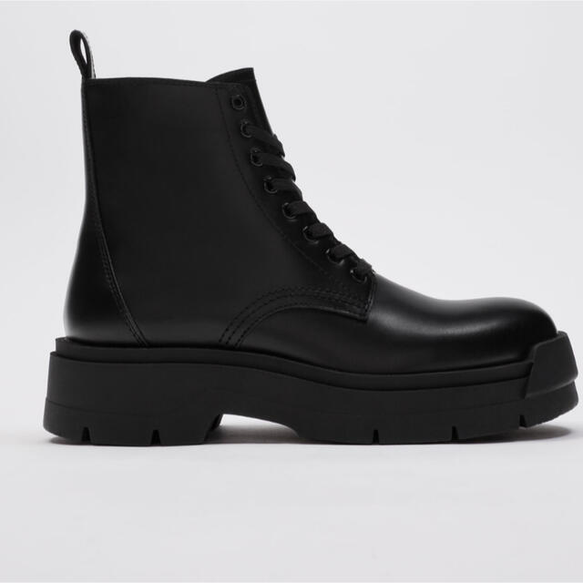 ZARA - ZARA チャンキーソール レースアップブーツの通販 by ZARA - ZARA チャンキーソール レースアップブーツの通販 by
