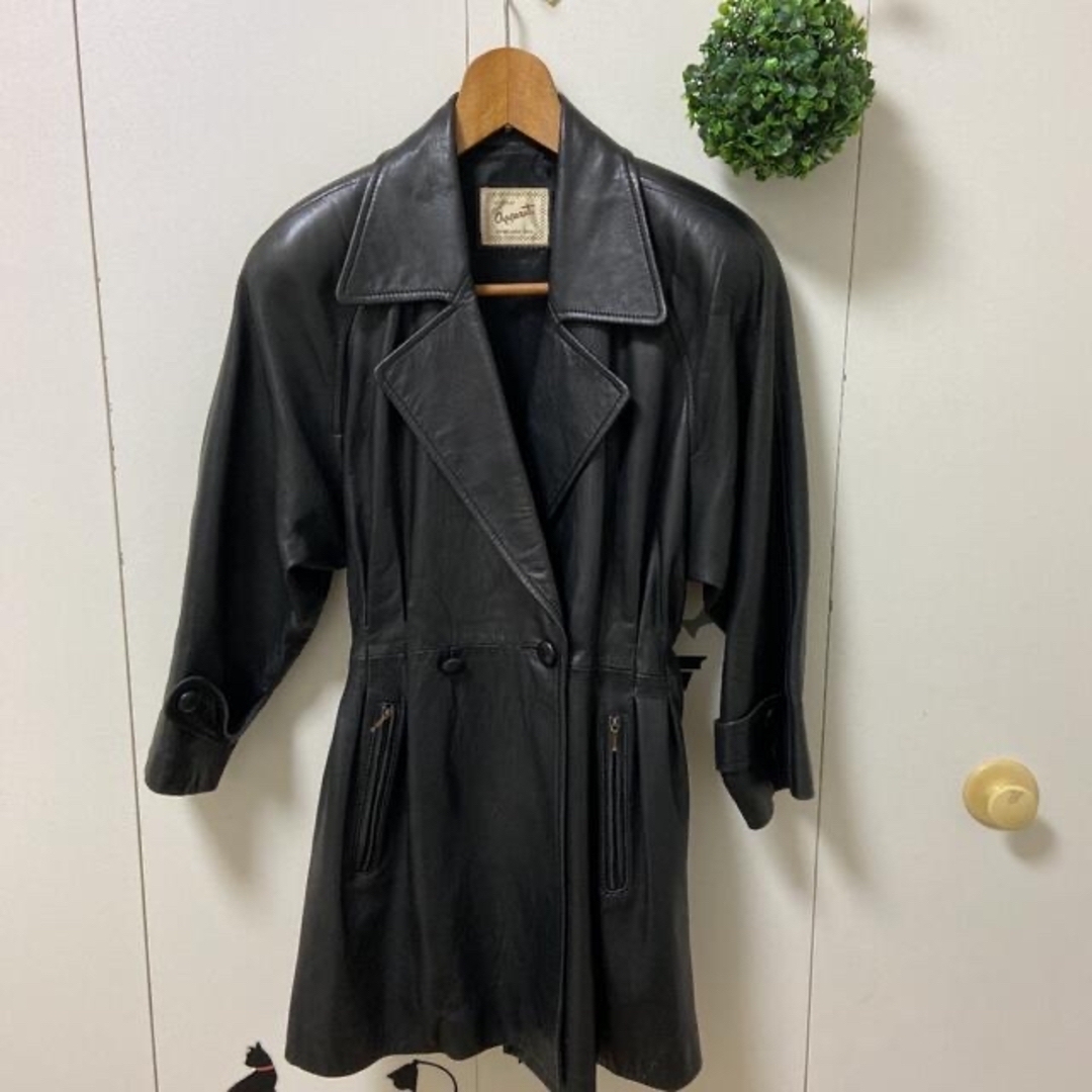 本革　コート　柔らかい皮のコート　レディース　L ウエストくびれ レディースのジャケット/アウター(ロングコート)の商品写真