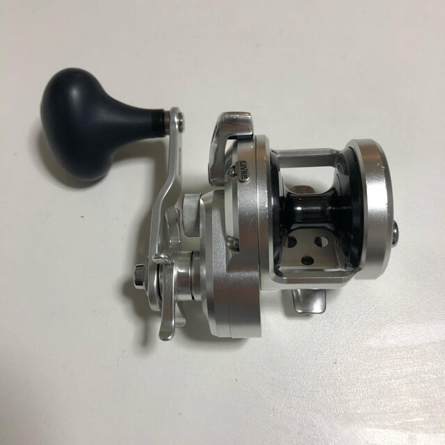 SHIMANO(シマノ)の11オシアジガー1500HG スポーツ/アウトドアのフィッシング(リール)の商品写真