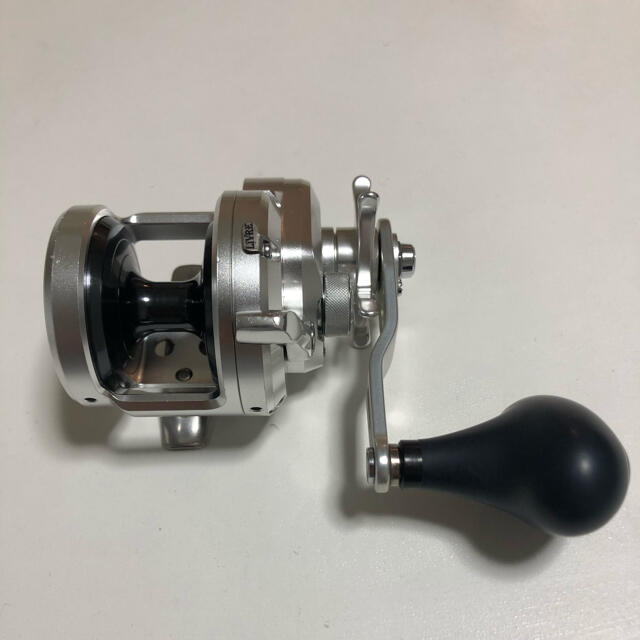 SHIMANO(シマノ)の11オシアジガー1500HG スポーツ/アウトドアのフィッシング(リール)の商品写真