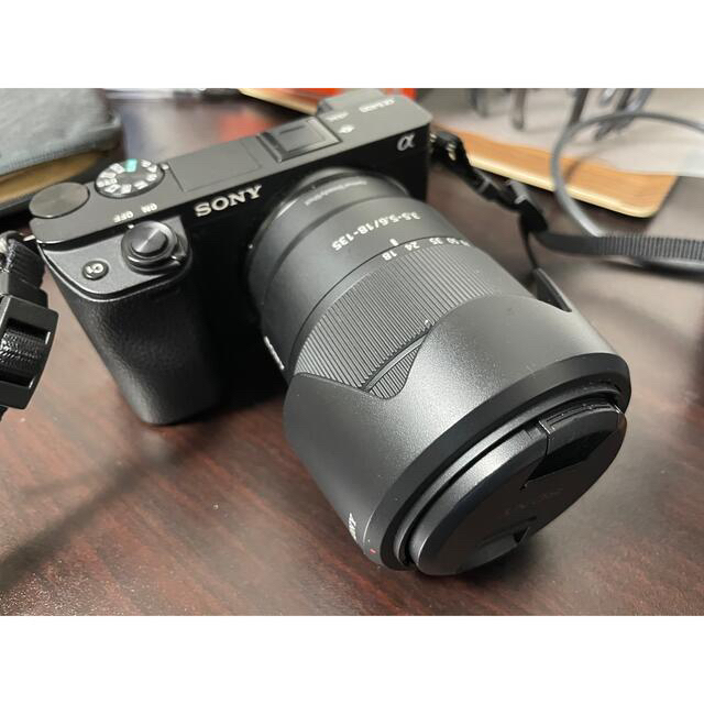 SONY(ソニー)のsony a6400 SEL18135 スマホ/家電/カメラのカメラ(ミラーレス一眼)の商品写真