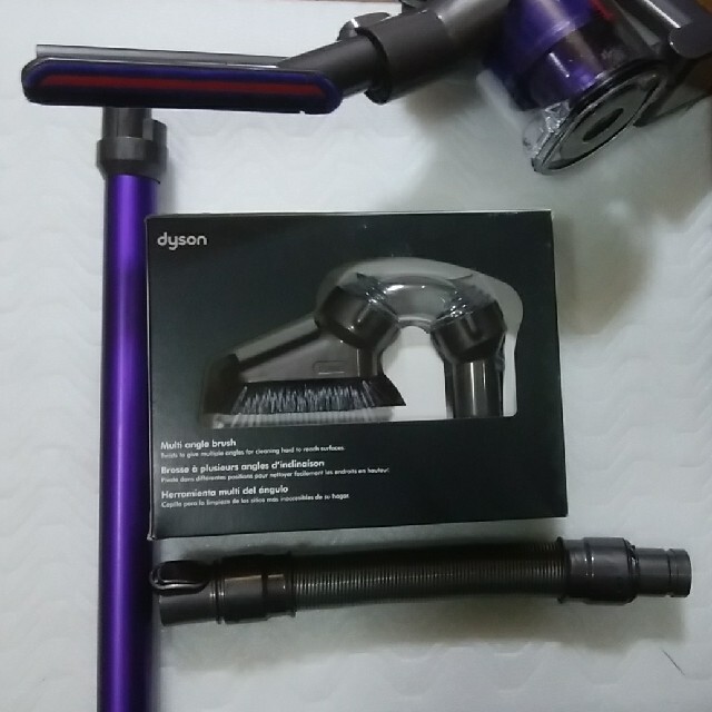 Dyson(ダイソン)のダイソン v6(SV07)ワイドモーターヘッド スマホ/家電/カメラの生活家電(掃除機)の商品写真