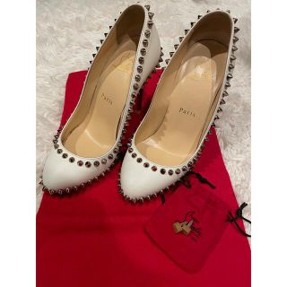 クリスチャンルブタン(Christian Louboutin)のルブタン　louboutin スタッズ　パンプス　35.5 22.5 白(ハイヒール/パンプス)