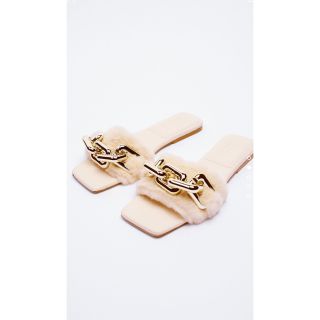 ZARA(ファー ・ サンダル)のフリマアイテム一覧 ZARA(ファー ・ サンダル)のフリマアイテム一覧