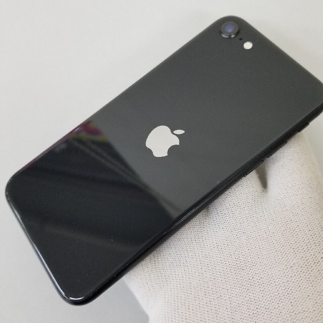 iPhone SE 第2世代 ブラック 128GB SIMロック解除済 1
