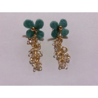 ディーホリック(dholic)のハンドメイド　ピアス　お花ピアス(ピアス)