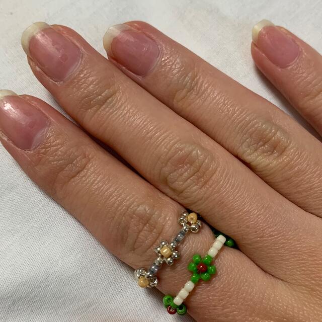 handmade ハンドメイド　フラワービーズリング2点💚おまけリング付き ハンドメイドのアクセサリー(リング)の商品写真