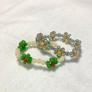 handmade ハンドメイド　フラワービーズリング2点💚おまけリング付き(リング)