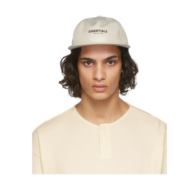 FEAR OF GOD(フィアオブゴッド)のESSENTIALS New Era エディション ベージュ  メンズの帽子(キャップ)の商品写真