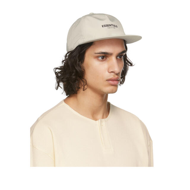 FEAR OF GOD(フィアオブゴッド)のESSENTIALS New Era エディション ベージュ  メンズの帽子(キャップ)の商品写真