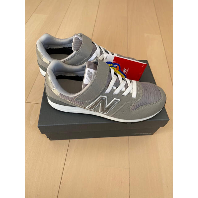 New Balance(ニューバランス)のニューバランス シューズ 23.5 グレー 新品 レディースの靴/シューズ(スニーカー)の商品写真