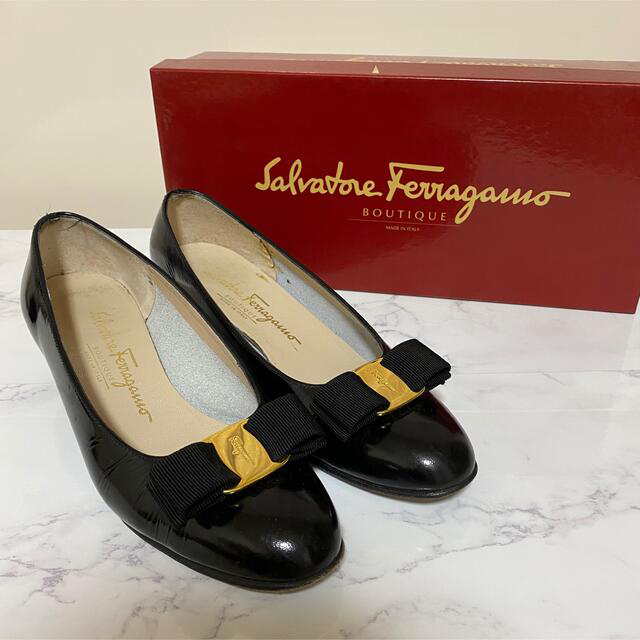 Salvatore Ferragamo(サルヴァトーレフェラガモ)のフェラガモ　パンプス レディースの靴/シューズ(ハイヒール/パンプス)の商品写真