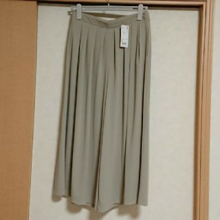 ユニクロ(UNIQLO)のロングスカートパンツ(キュロット)