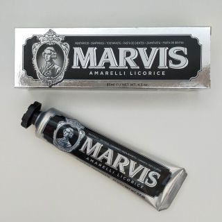 マービス(MARVIS)のMARVIS マービス　リコリス ミント トゥースペースト　85ml(歯磨き粉)