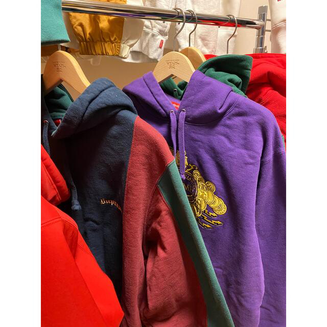 Supreme(シュプリーム)のSupreme Tricolor Hooded Sweatshirt メンズのトップス(パーカー)の商品写真
