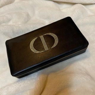 ディオール(Dior)の【 Dior 】 スタッズエンブレム　ケース(ポーチ)