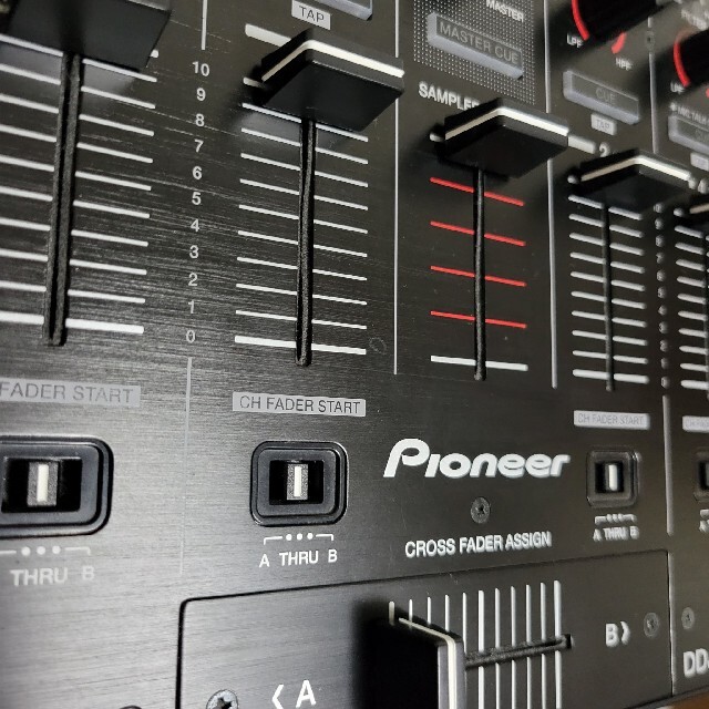 Pioneer(パイオニア)の【最安値】人気機種 DDJ-SX2 楽器のDJ機器(DJコントローラー)の商品写真