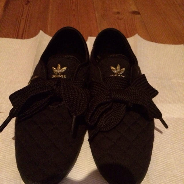 Adidas Adidasキルティングスニーカーの通販 By Yulehua S Shop アディダスならラクマ
