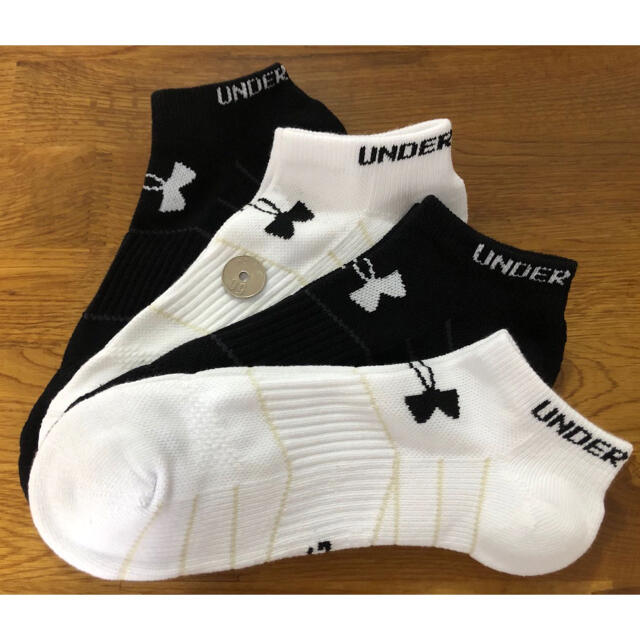 Ralph Lauren(ラルフローレン)の新品アンダーアーマーUNDER ARMOUR メンズソックス4足セット320 メンズのレッグウェア(ソックス)の商品写真