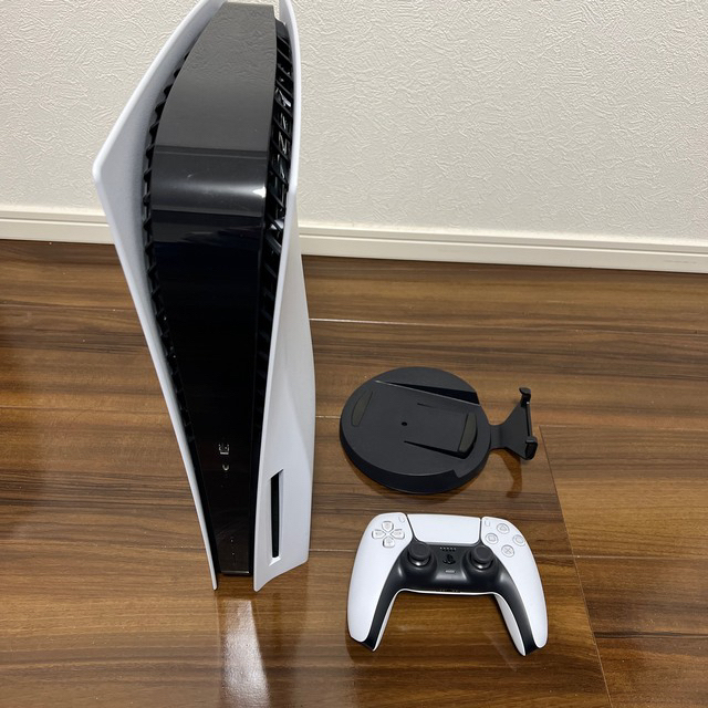 PlayStation(プレイステーション)のプレイステーション5 ディスクエディション エンタメ/ホビーのゲームソフト/ゲーム機本体(家庭用ゲーム機本体)の商品写真