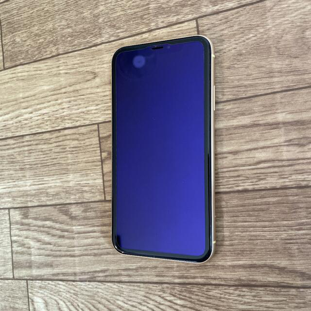 iPhone XR yellow 3