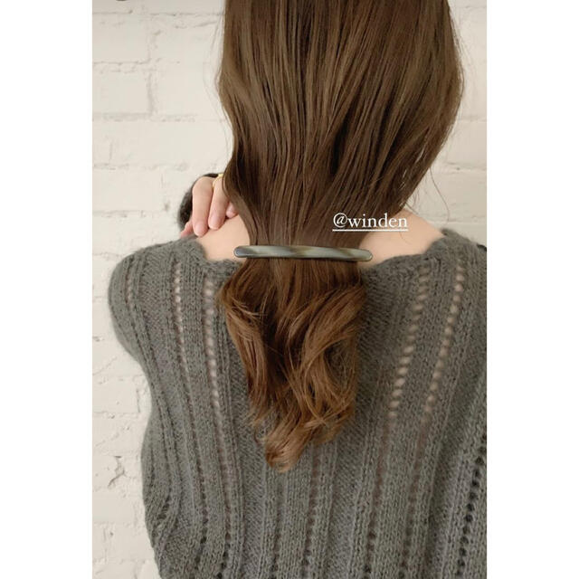 WINDEN niccole barrette khaki レディースのヘアアクセサリー(バレッタ/ヘアクリップ)の商品写真