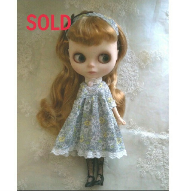 ブライス服SOLD　ブライス　アイシードール　アウトフィット　ワンピース　花柄