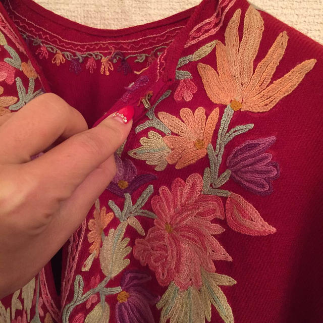 手刺繍 ウール素材 ポンチョ  レディースのファッション小物(ストール/パシュミナ)の商品写真