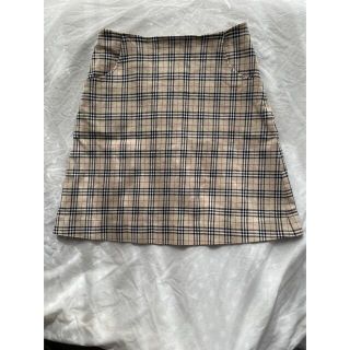 バーバリー(BURBERRY)の美品　バーバリー　ロンドン　ノバチェックスカート　台形　ストレッチ　フォーマル(スカート)