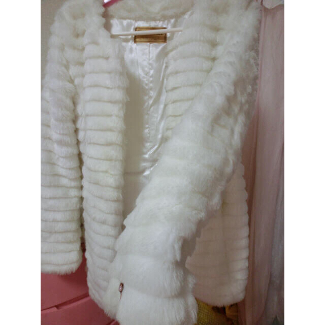 CECIL McBEE(セシルマクビー)のCECILMcBEE 🎀美品🎀フェイク ファーコート レディースのジャケット/アウター(毛皮/ファーコート)の商品写真