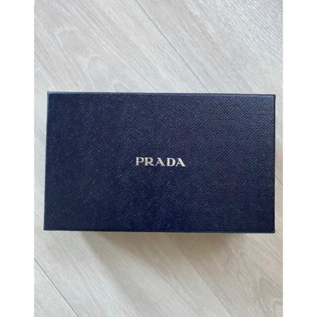 PRADA(プラダ)のPRADA ショルダーバッグ 値下げ❗ レディースのバッグ(ショルダーバッグ)の商品写真