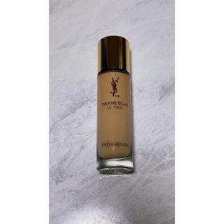 イヴサンローランボーテ(Yves Saint Laurent Beaute)の☆イヴサンローラン☆タンラディアントタッチエクラ☆B10☆(ファンデーション)